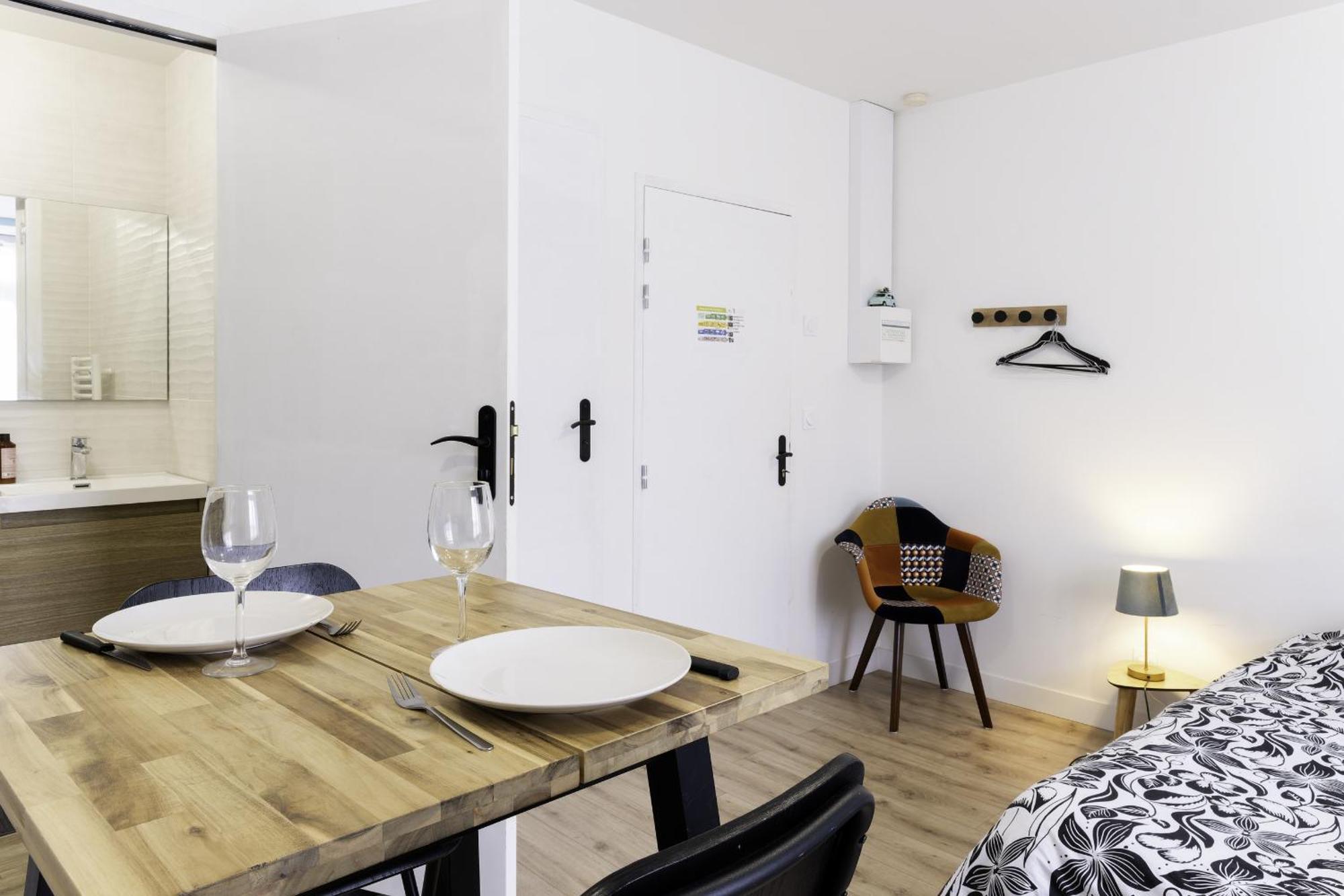 Segre Centre ✰ Studio ✰ 24M² ✰ Cuisne ✰ Wifi ✰ Tout Neuf! Bagian luar foto